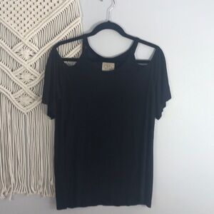 CHASER OPEN SHOULDER BLACK TEE SMALL